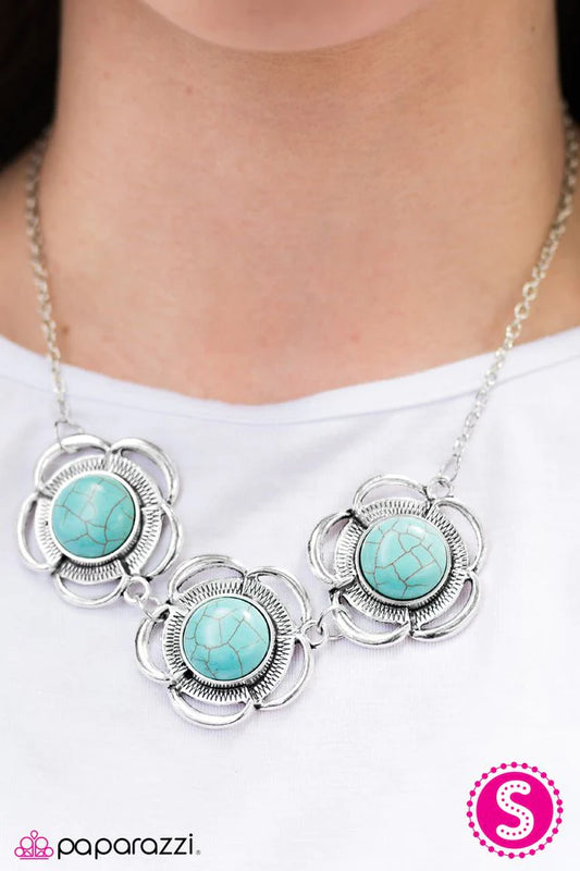 Collar Paparazzi ~ Daisy DUNES - Azul