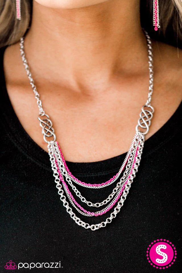 Collar Paparazzi ~ Color infinito - Rosa