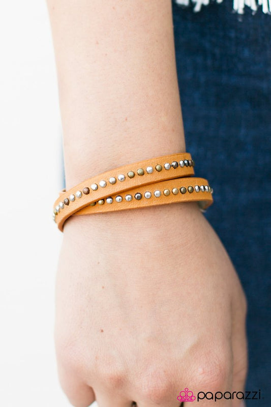 Pulsera Paparazzi ~ Cowgirl Up - Amarillo