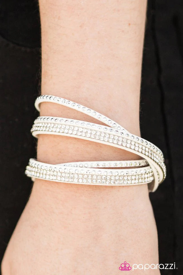 Pulsera Paparazzi ~ Slim Pickings - Blanco