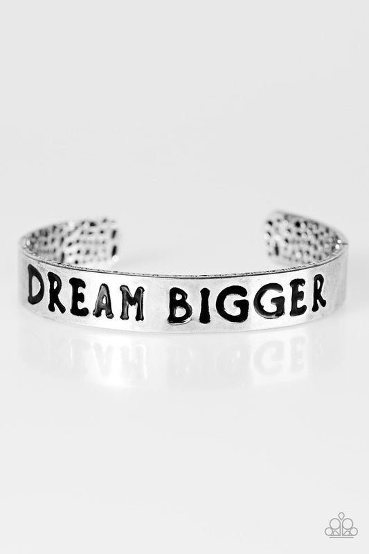 Pulsera Paparazzi ~ Dream Bigger - Plata