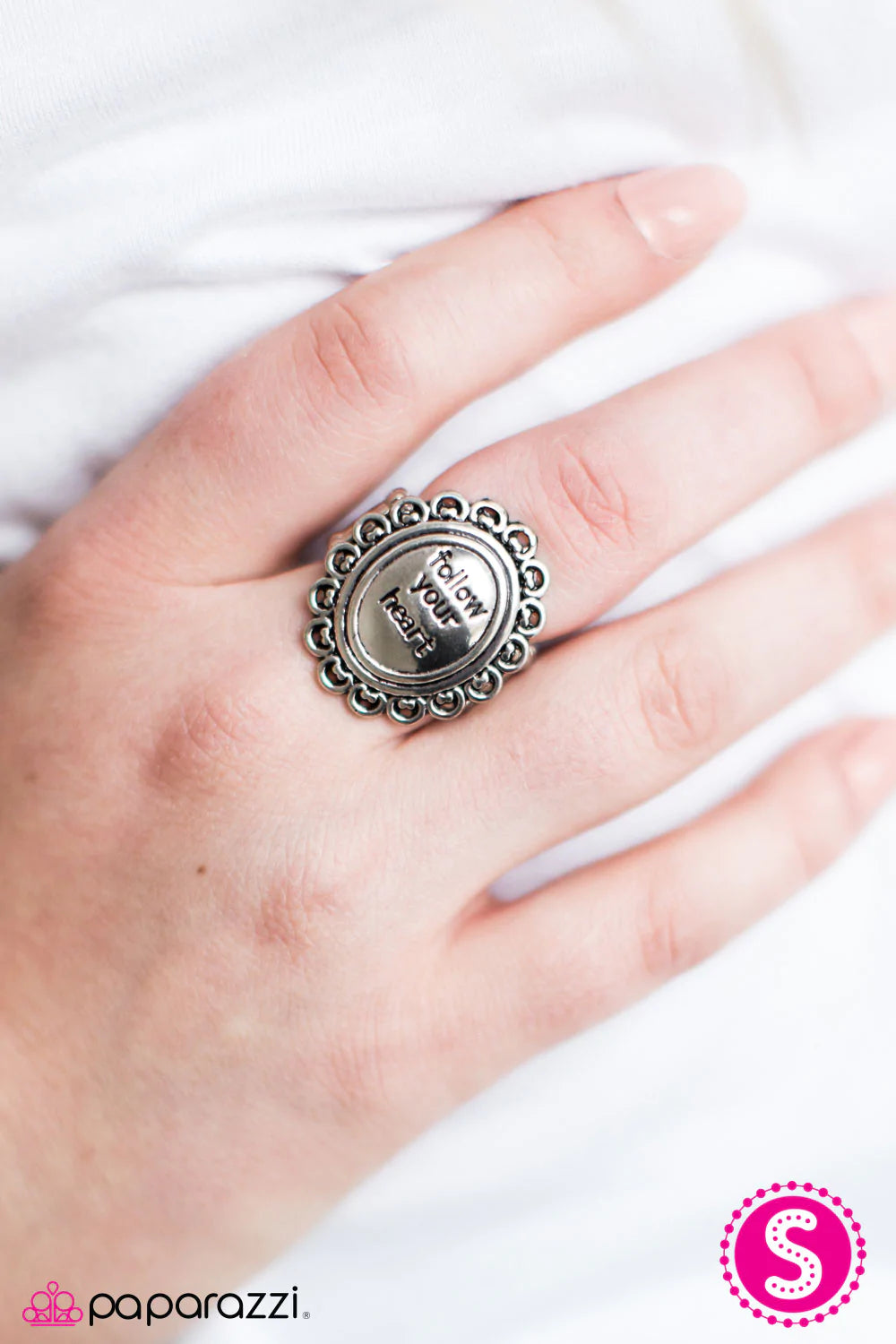 Paparazzi Ring ~ Courageous Heart - Silver