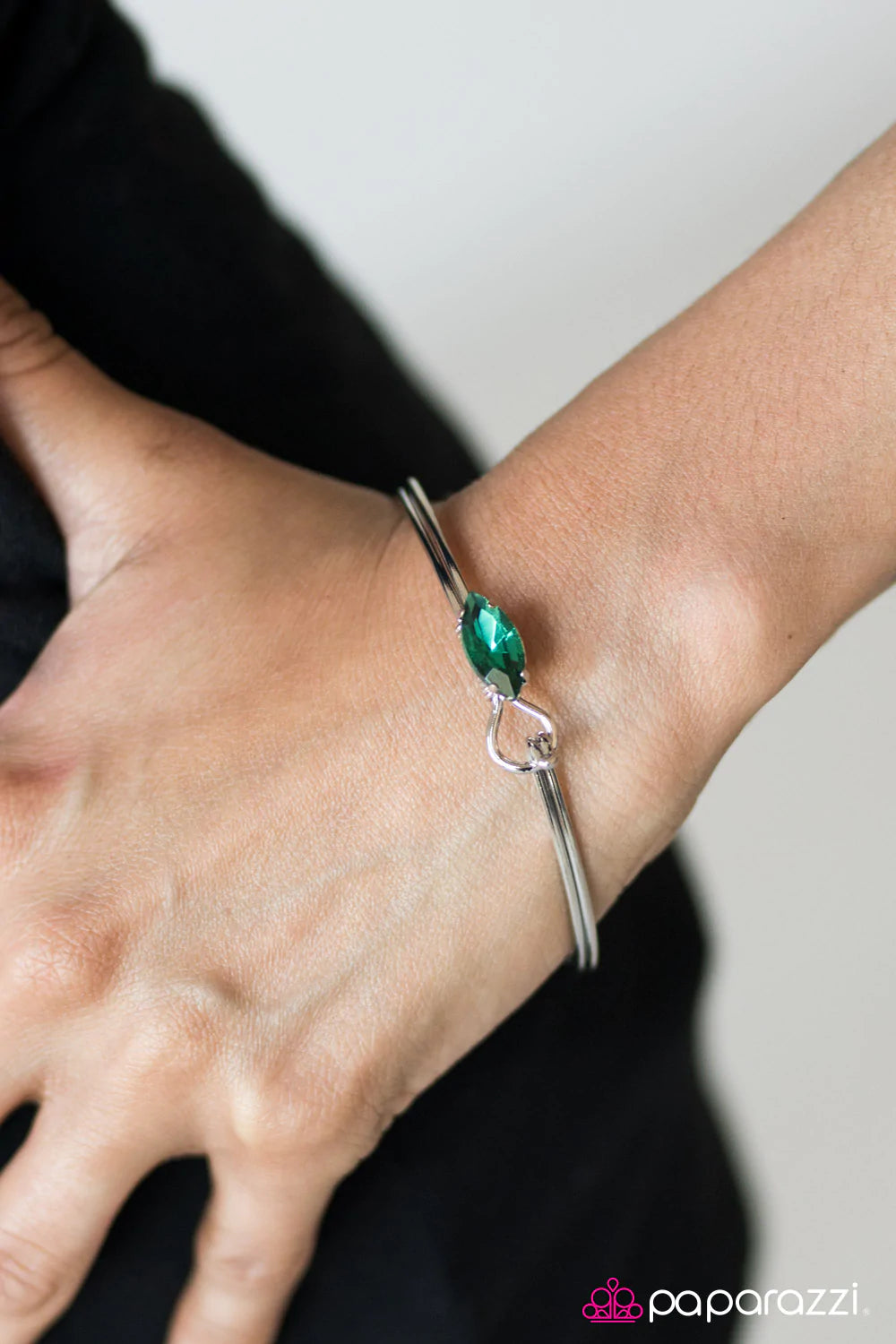 Pulsera Paparazzi ~ Estoy aquí para deslumbrar - Verde