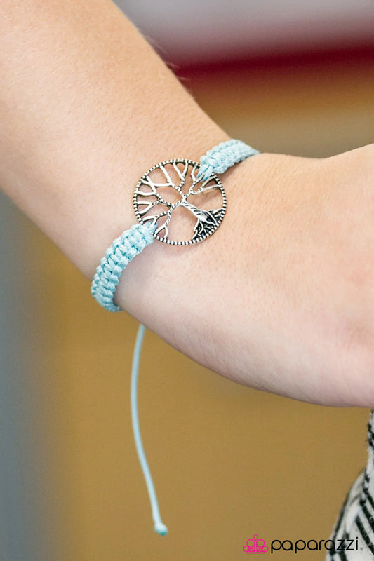 Pulsera Paparazzi ~ Stand Tall - Azul