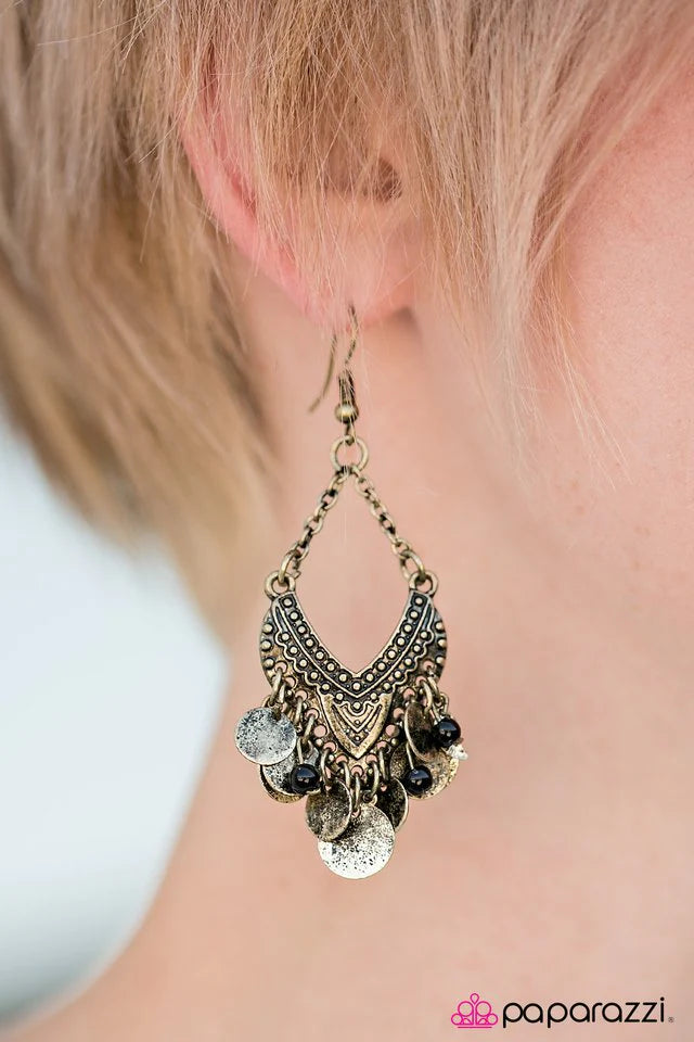 Paparazzi Earring ~ Island Vibes - Brass