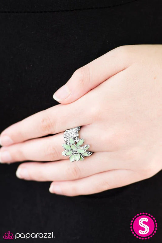 Paparazzi Ring ~ Hopelessly Honolulu - Green