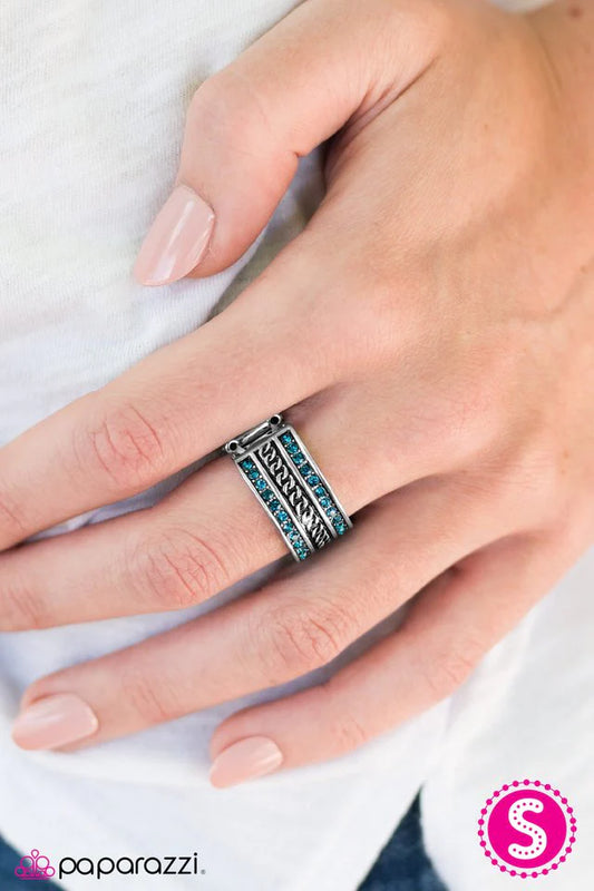 Paparazzi Ring ~ Chicly Chicago - Blue