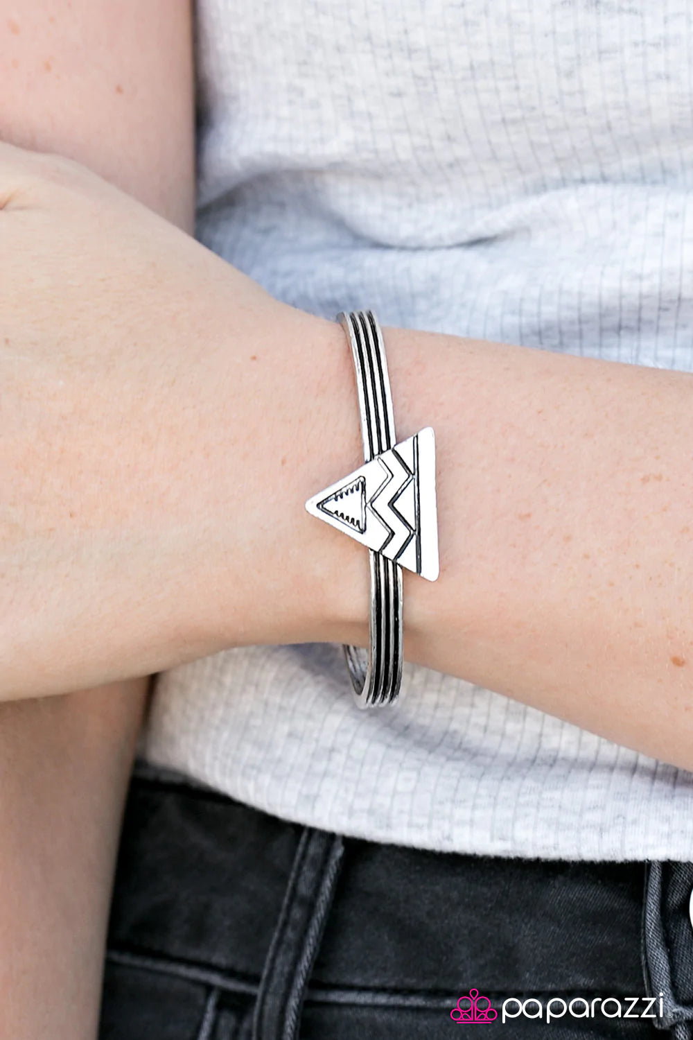 Pulsera Paparazzi ~ Nothing But TRIBAL - Plata