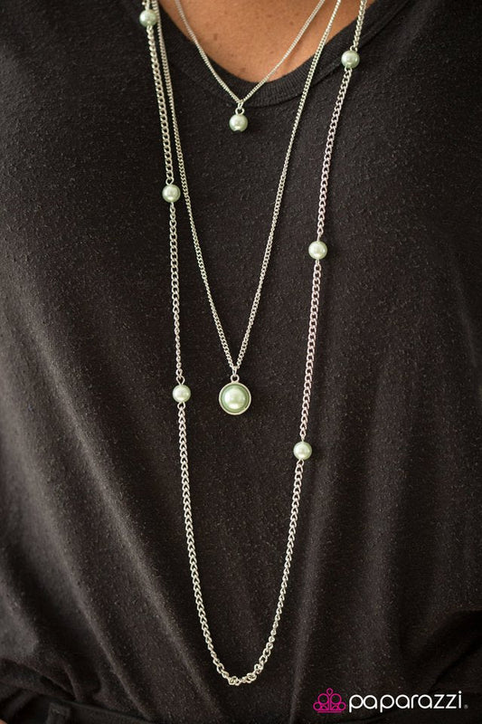 Paparazzi Necklace ~ Runway Shine - Green