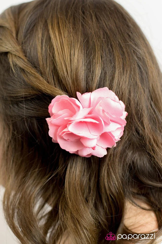 Accesorios para el cabello de Paparazzi: comparación y contraste: rosa