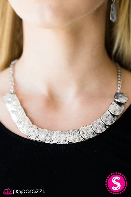 Paparazzi Necklace ~ GLAM Cave - Silver