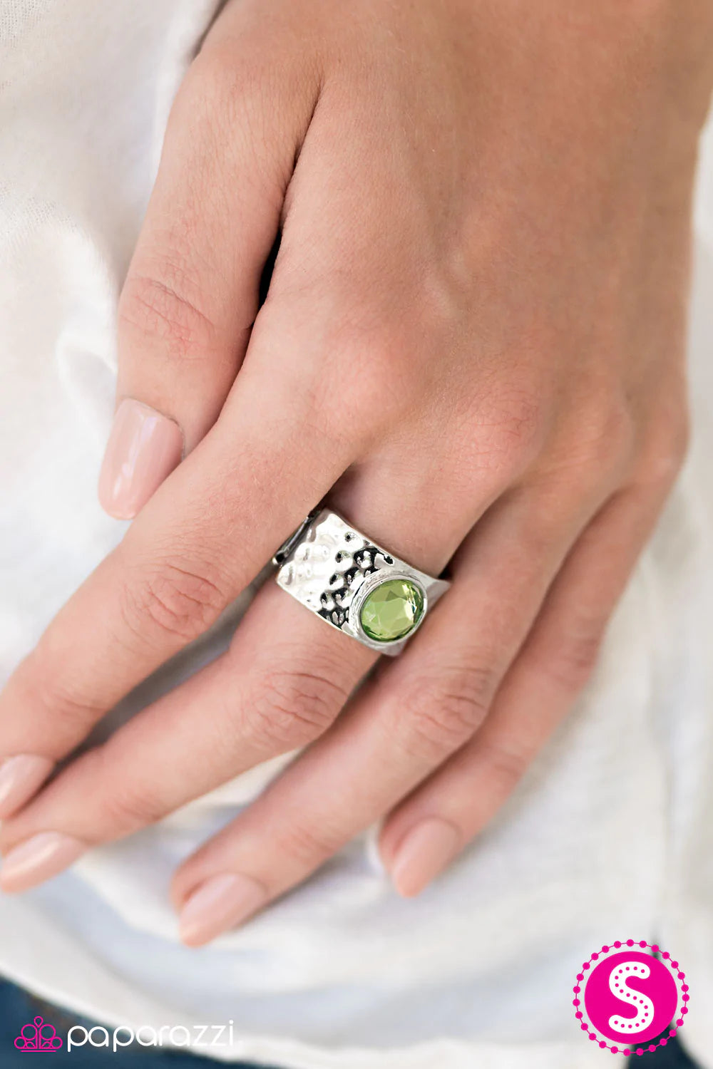 Anillo Paparazzi ~ No es fácil ser una princesa - Verde