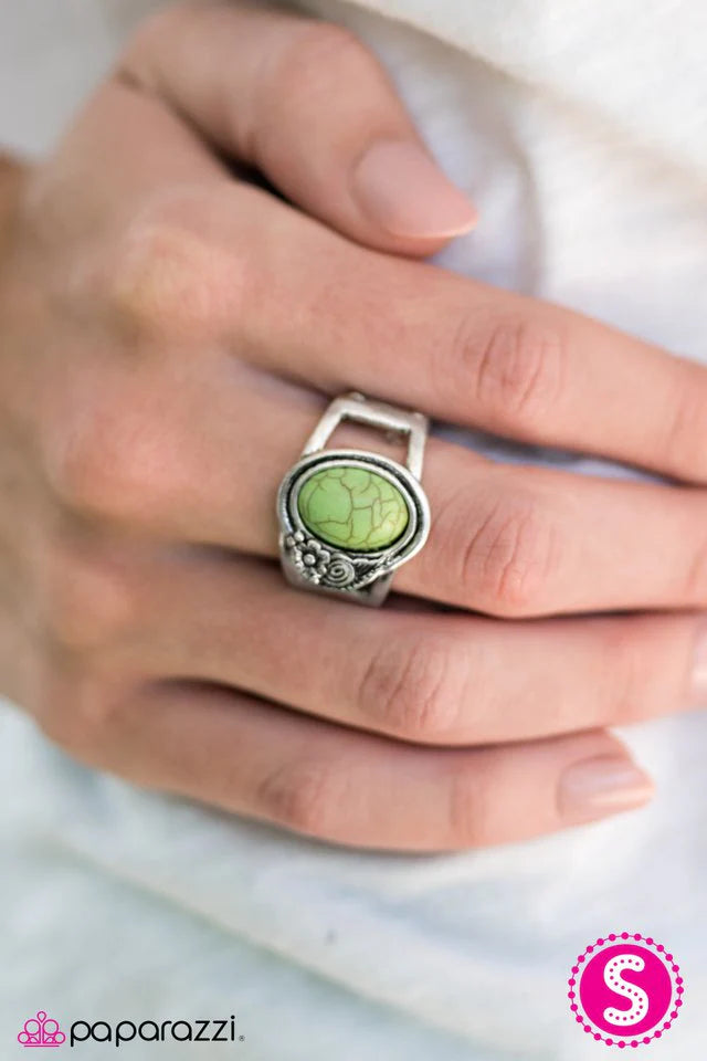 Paparazzi Ring ~ All For The WEST - Green