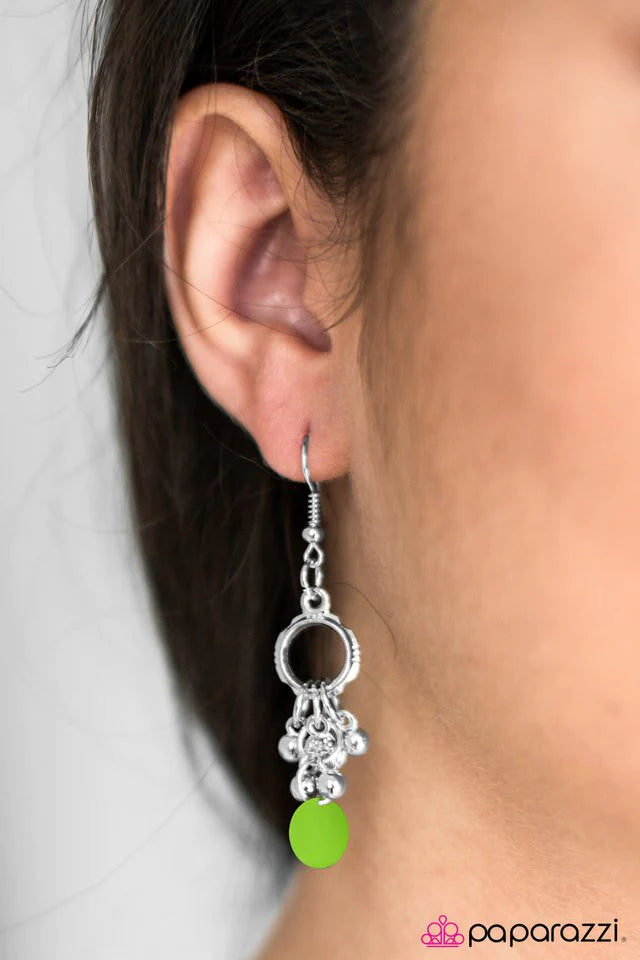 Pendiente Paparazzi ~ El sol saldrá - Verde