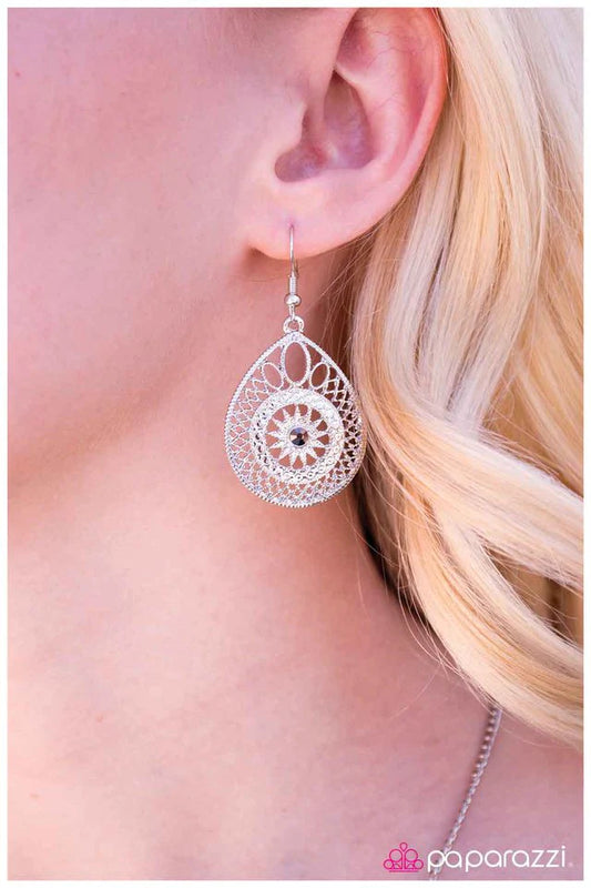 Paparazzi Earring ~ In the Details - Silver