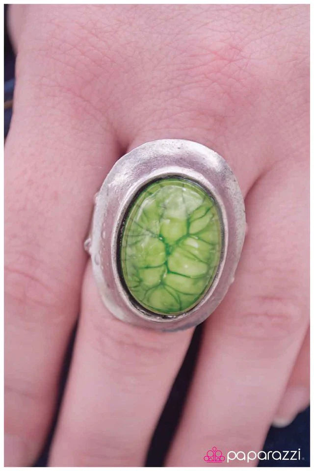 Anillo Paparazzi ~ Rock My World - Verde