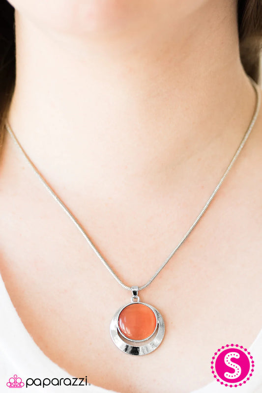 Collar Paparazzi ~ Eclipse lunar - Naranja