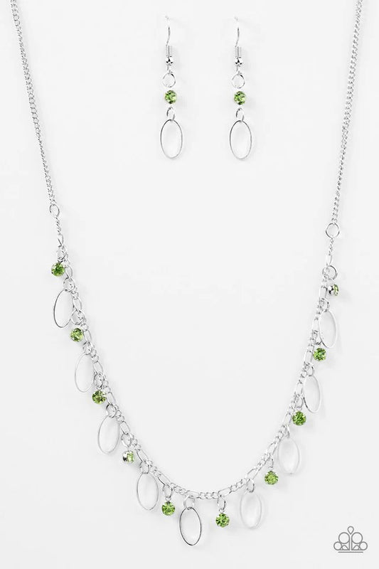 Collar Paparazzi ~ Brilla al anochecer - Verde