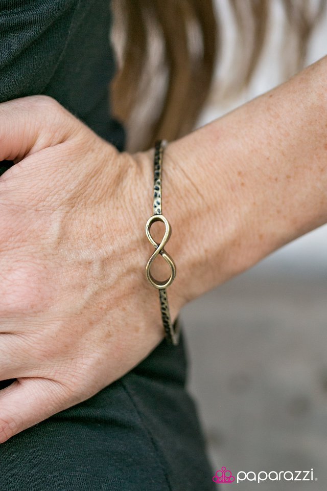 Pulsera Paparazzi ~ Vale la pena esperar - Latón