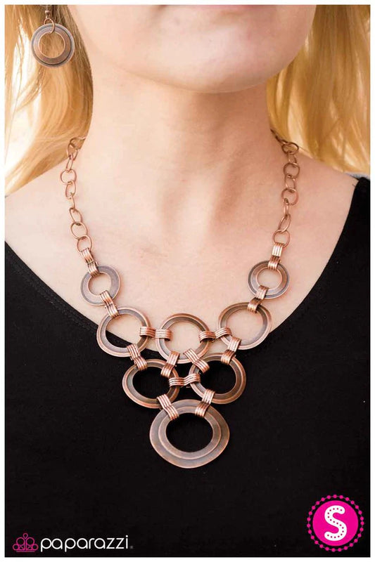 Collar Paparazzi ~ Fiercely Fastened - Cobre