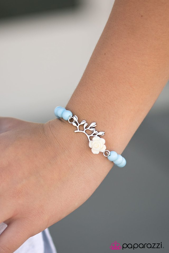 Paparazzi Bracelet ~ Garden Grotto - Blue