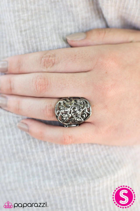 Paparazzi Ring ~ All VINE To Give - Black