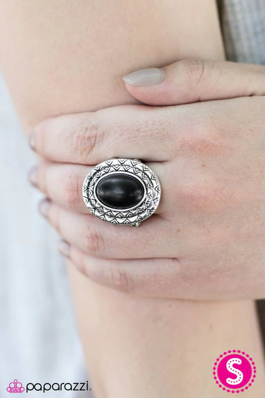 Anillo Paparazzi ~ La nueva tendencia de WEST - Negro