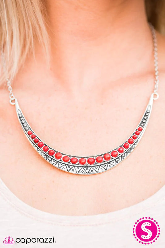 Collar Paparazzi ~ Vagabundo del desierto - Rojo