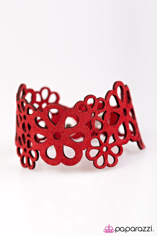 Pulsera Paparazzi ~ La vida es un jardín - Rojo