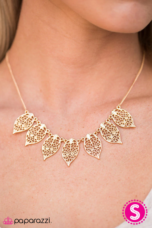 Paparazzi Necklace ~ LEAF An Impression - Gold