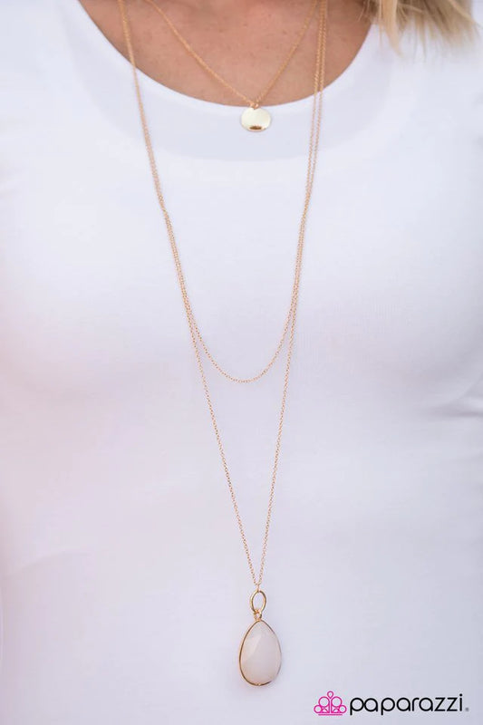 Collar Paparazzi ~ RAIN Supreme - Oro