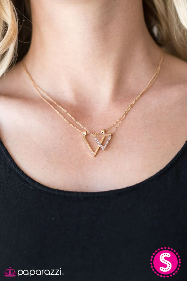 Collar Paparazzi ~ Un punto de inflexión - Oro