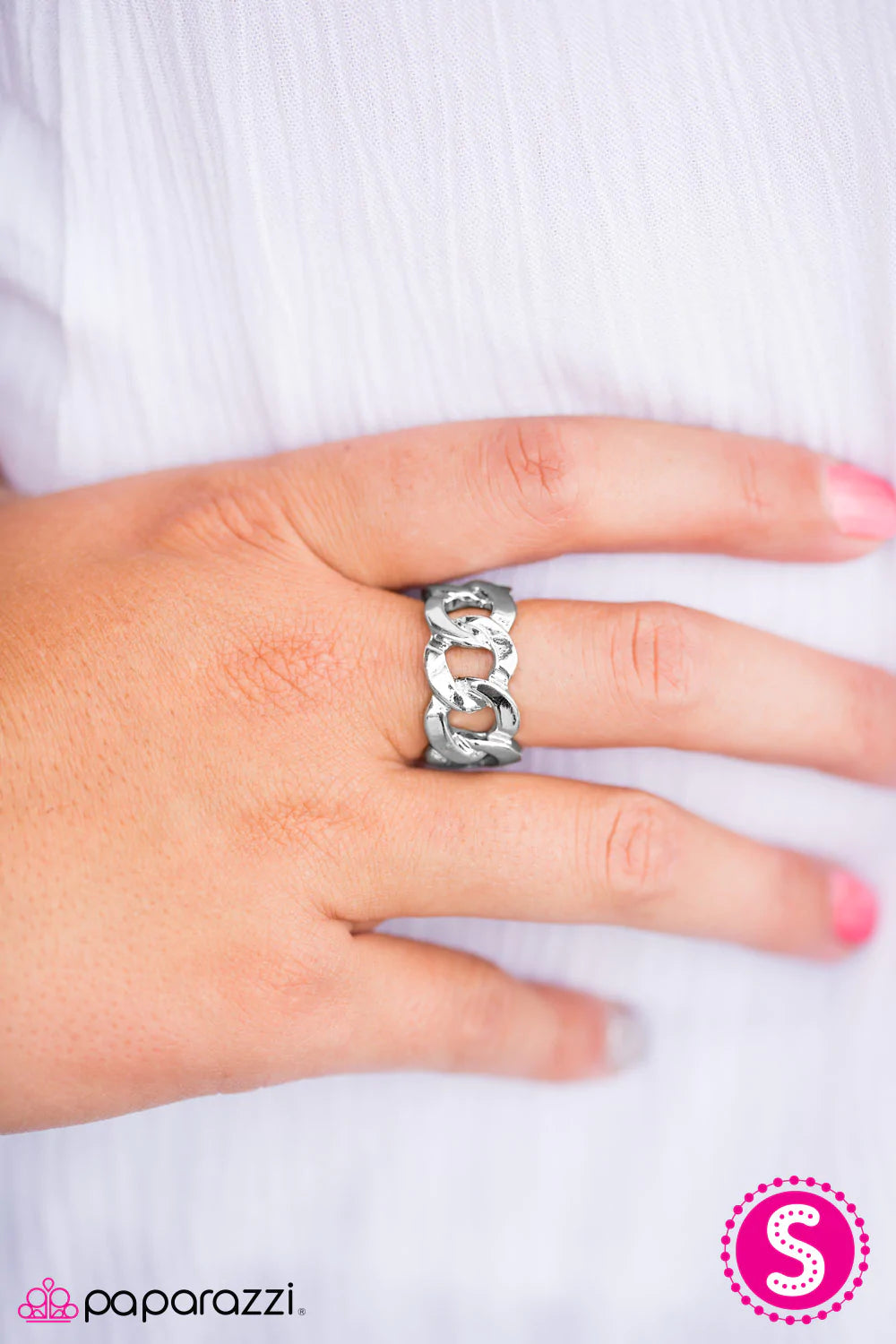 Paparazzi Ring ~ Link Up - Silver