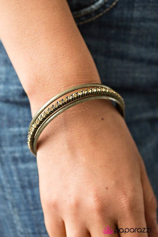 Paparazzi Bracelet ~ METRO-politan - Brass