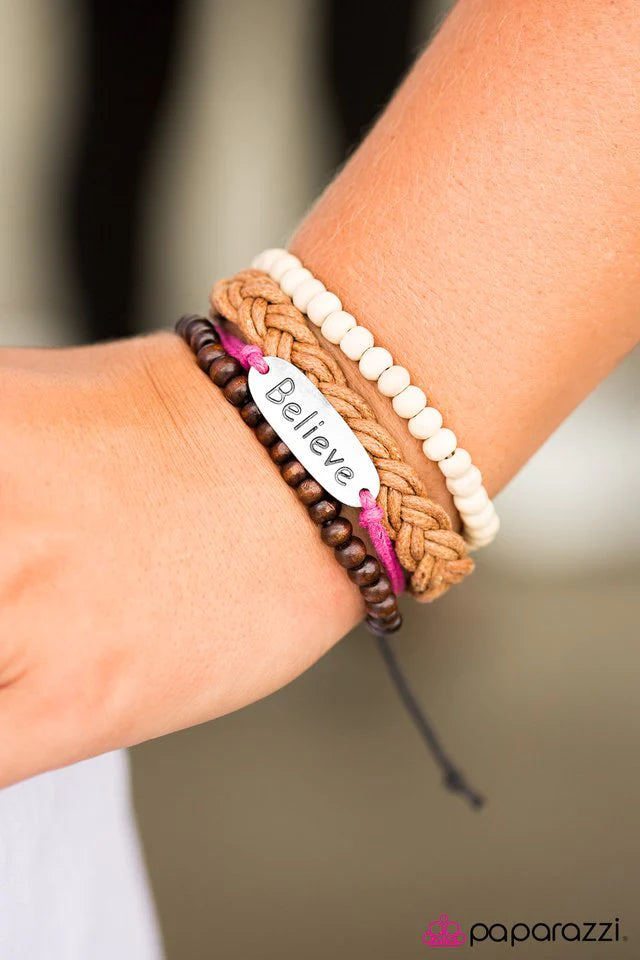 Pulsera Paparazzi ~ Cree en ti mismo - Rosa