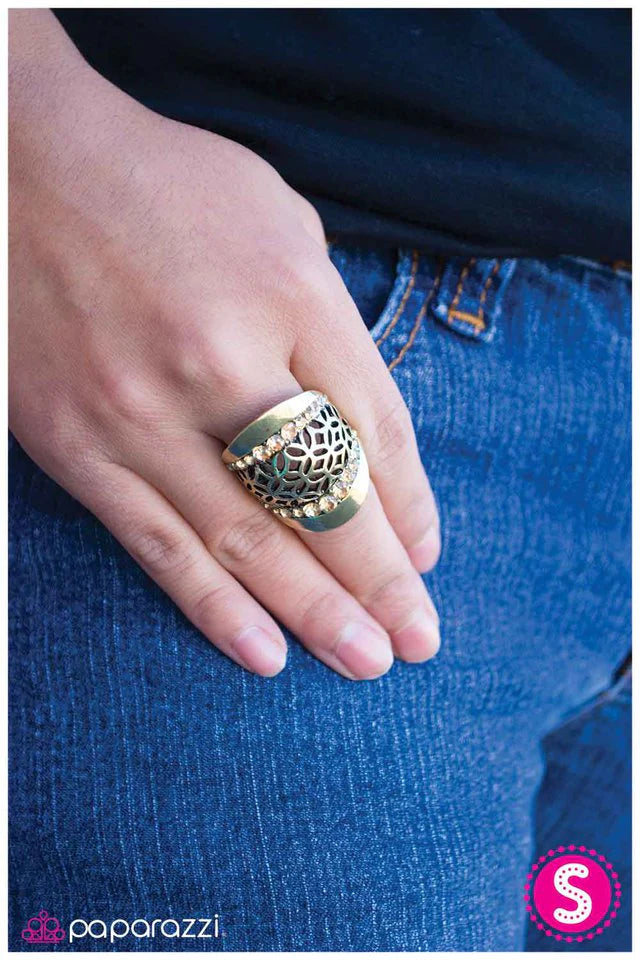 Paparazzi Ring ~ Fancy Framework - Brass