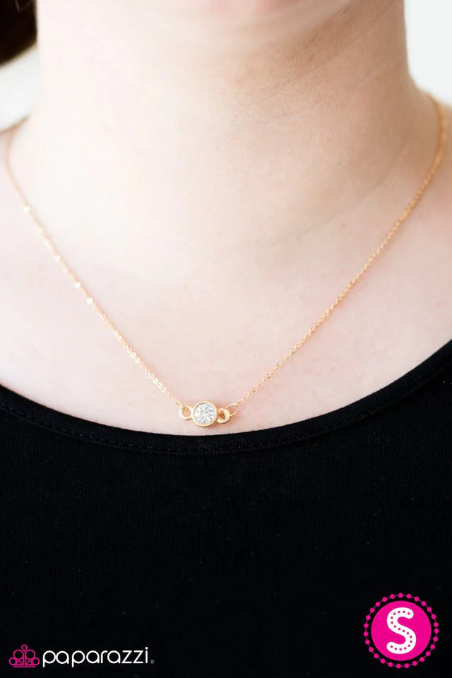 Collar Paparazzi ~ Más allá de las estrellas - Oro