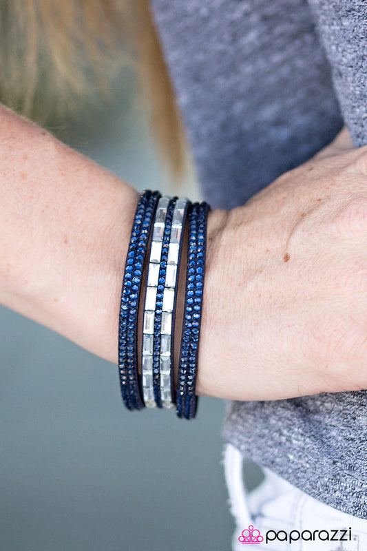 Pulsera Paparazzi ~ Estrella de rock con diamantes de imitación - Azul