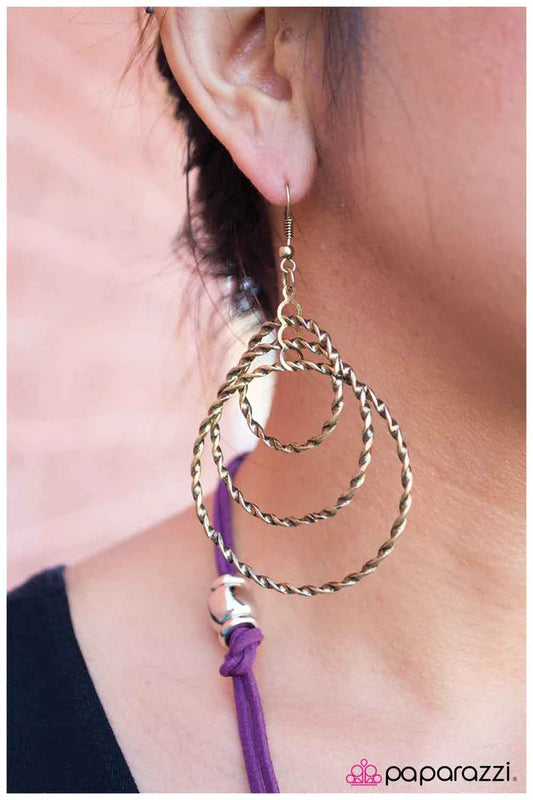 Paparazzi Earring ~ Hey, Houdini! - Brass