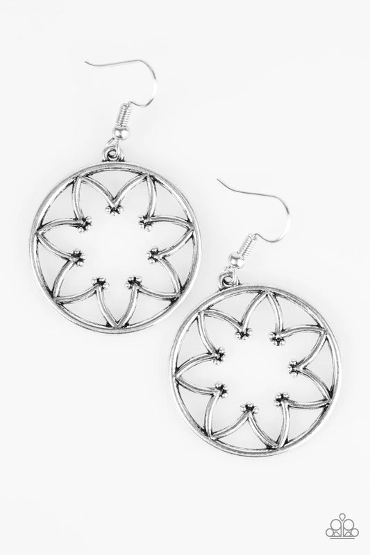 Paparazzi Earring ~ Let It BEAM -Silver