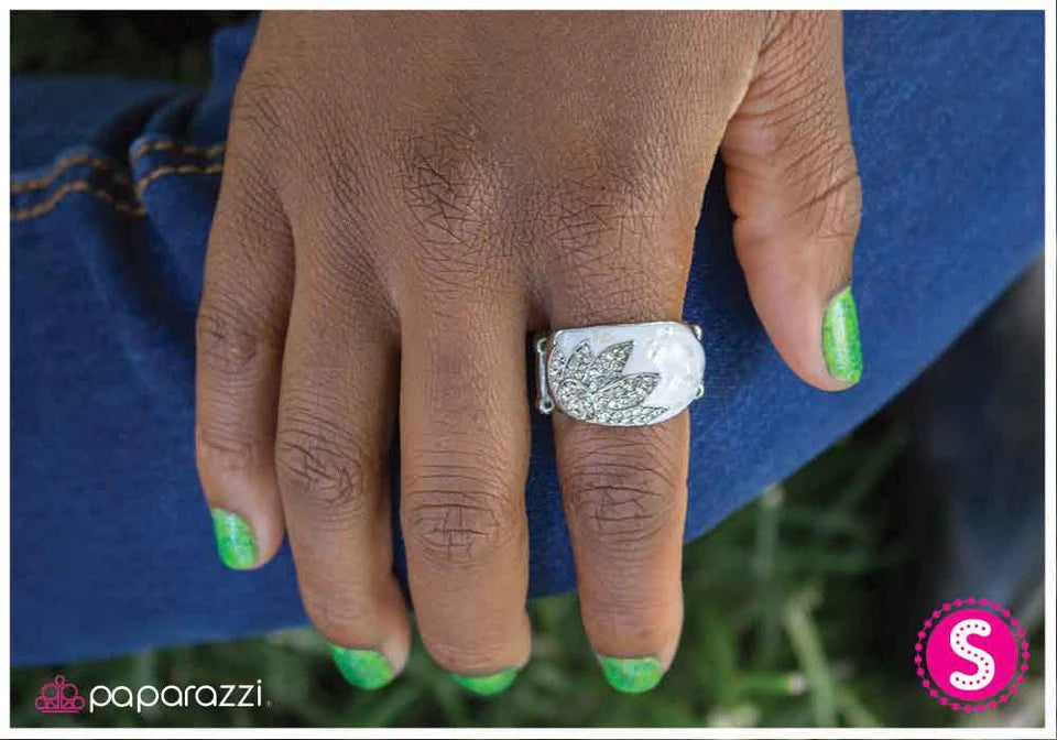 Paparazzi Ring ~ Dont Be Shy - White