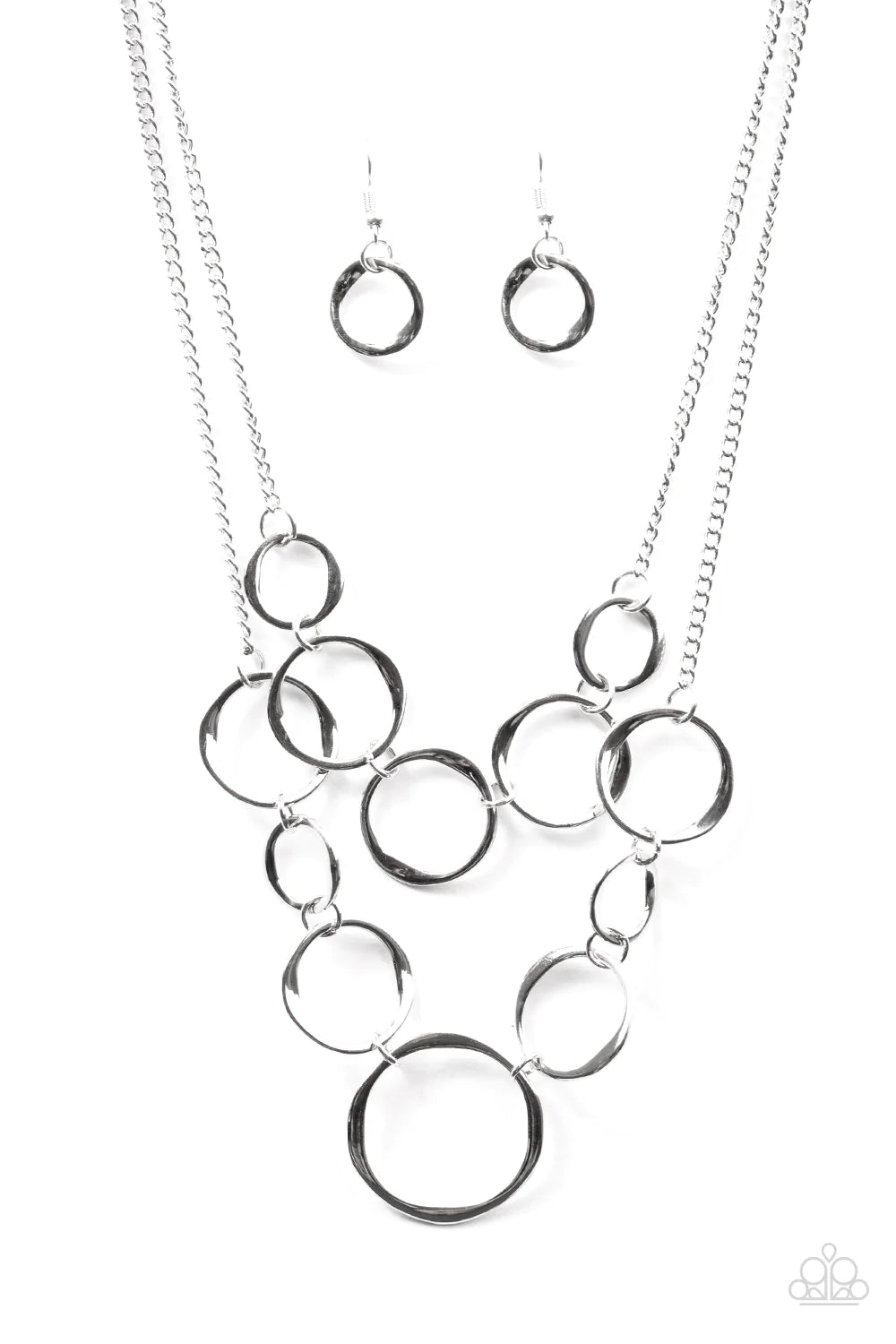 Collar Paparazzi ~ Metal convencional - Plata