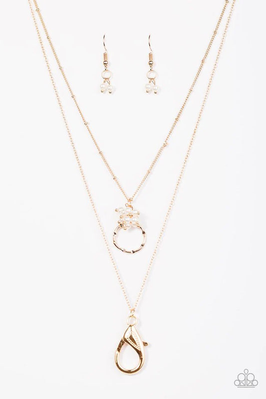 Paparazzi Necklace ~ Chic On Fleek - Gold