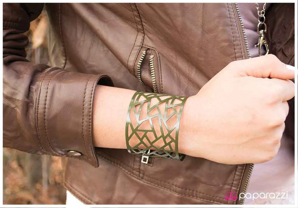 Paparazzi Bracelet ~ Fractured - Green