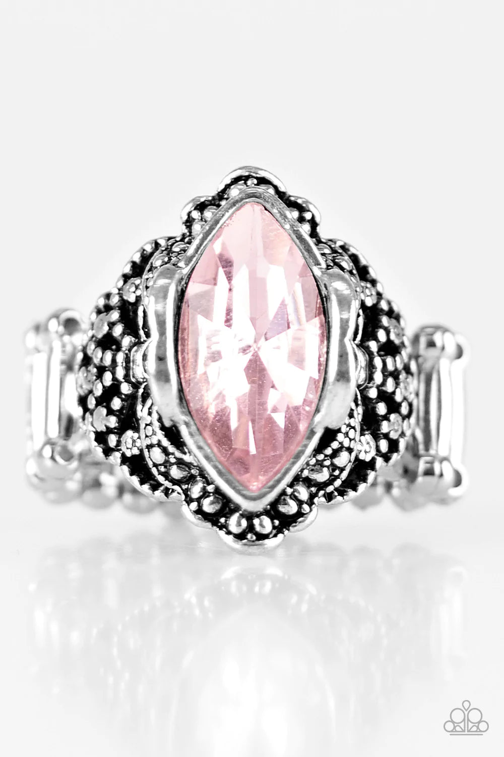 Anillo Paparazzi ~ Queenly Gardens - Rosa