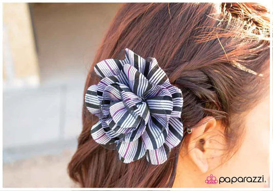 Accesorios para el cabello Paparazzi ~ Stripe It Up - Púrpura