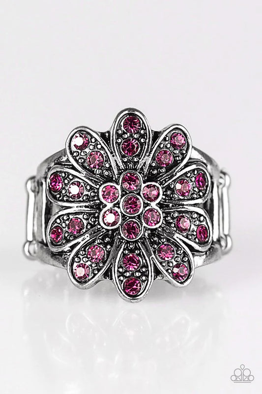 Anillo Paparazzi ~ Peppy Perennial - Rosa