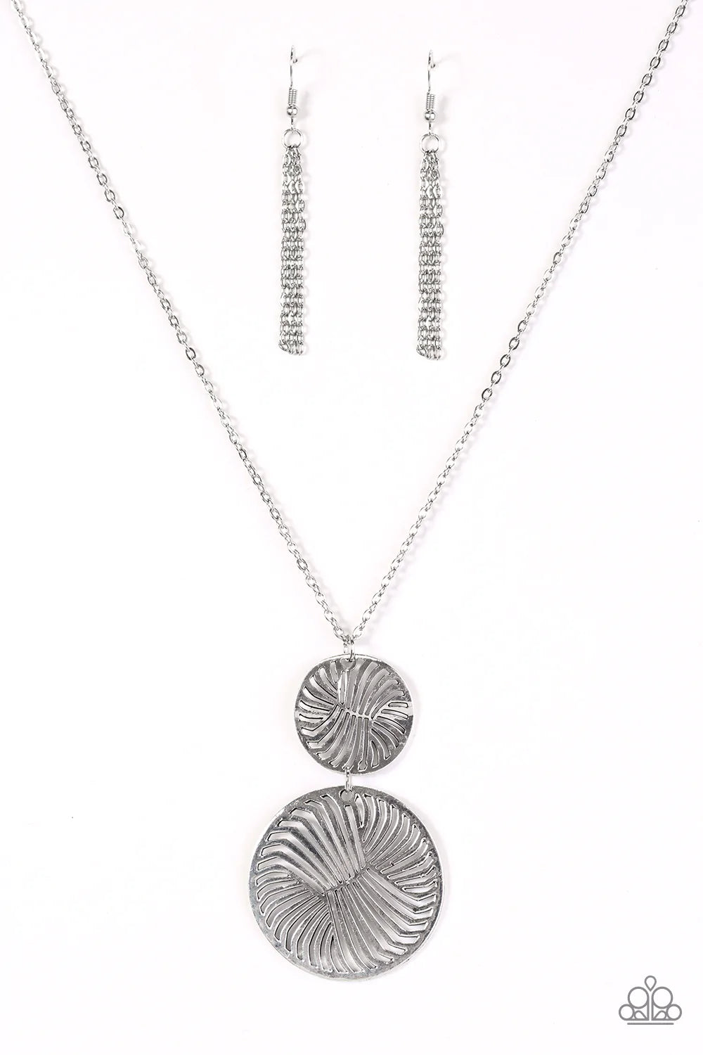 Paparazzi Necklace ~ Spin Your Wheels - Silver