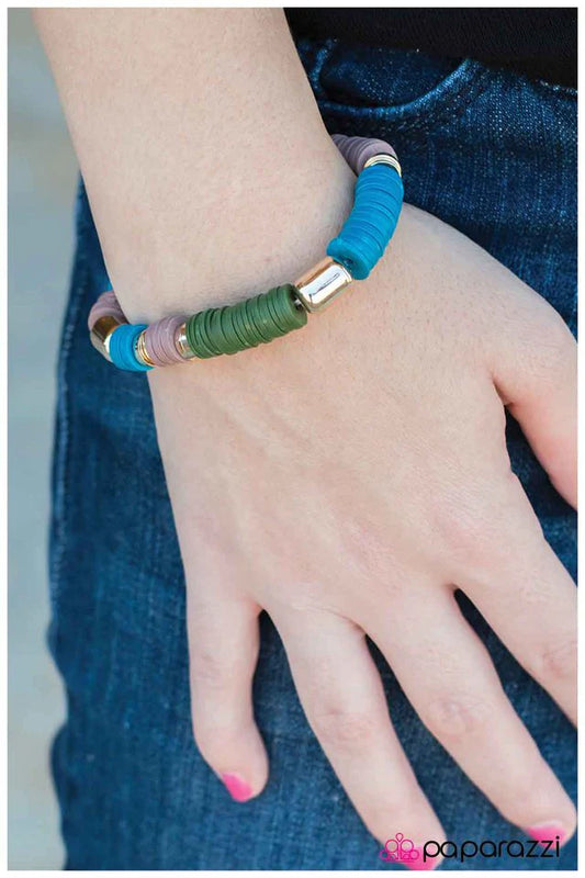 Pulsera Paparazzi ~ La hierba siempre es más verde - Multicolor