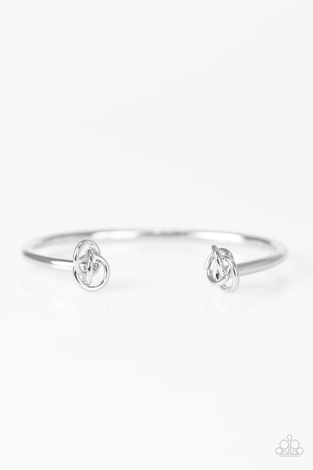 Pulsera Paparazzi ~ Hot or KNOT - Plata